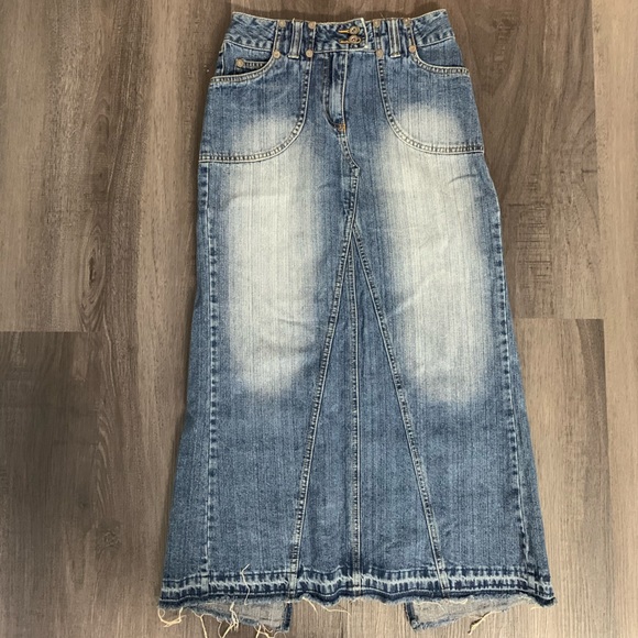 Y2K 2000’s Denim Maxi Skirt - Picture 10 of 10